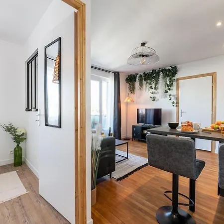 Foot Of The Tram: 2 Rooms-balcony-air Conditioning Apartmán Grenoble