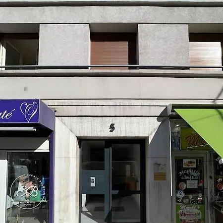 Foot Of The Tram: 2 Rooms-balcony-air Conditioning Apartmán