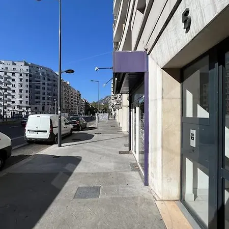 Apartmán Foot Of The Tram: 2 Rooms-balcony-air Conditioning *