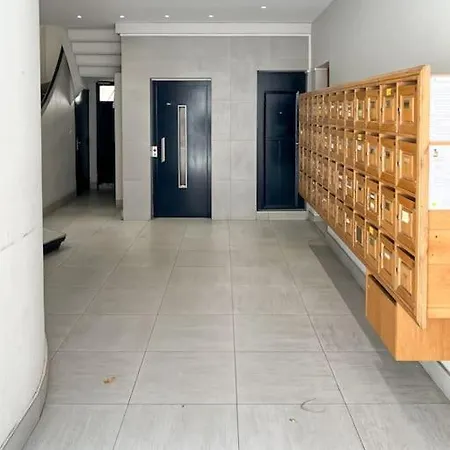 Foot Of The Tram: 2 Rooms-balcony-air Conditioning Grenoble